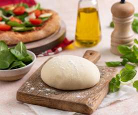 Ciasto na pizzę na odrobinie drożdży