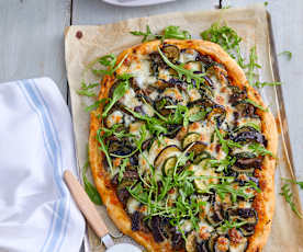 Pizza à l'épeautre, courgettes et aubergines