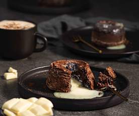 Deser z płynną białą czekoladą