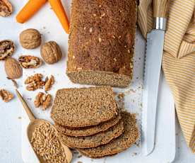 Karotten-Walnuss-Brot