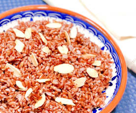 Arroz vermelho com amêndoas