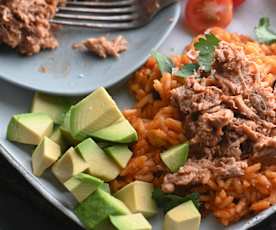 Arroz rojo a la mexicana con carne de cerdo