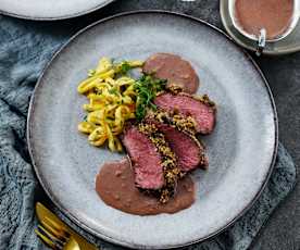 Hirschrücken mit Kakaokruste und Schokoladen-Orangen-Butter