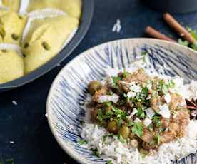 Tajin di manzo con riso speziato e mini tortini al pistacchio
