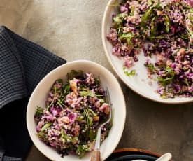 Lauwarmer Rotkohl-Quinoa-Salat