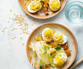 Œufs mimosa, salade de fenouil à la pomme