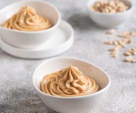 Krem z masłem orzechowym i kajmakiem