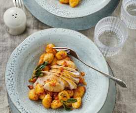 Hähnchenbrust auf Salbeignocchi