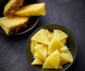 Gotowanie na parze ananasa (200-450 g)