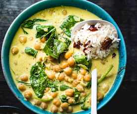 Curry de pois chiches aux épinards, riz aux cranberries
