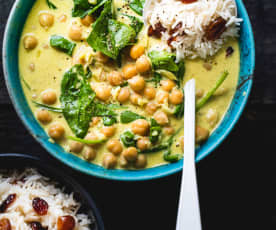 Curry de pois chiches aux épinards, riz aux cranberries