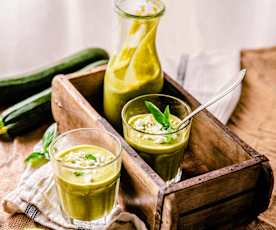Gaspacho de courgette au pesto