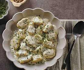 Νιόκι πατάτας με σάλτσα cacio e pepe