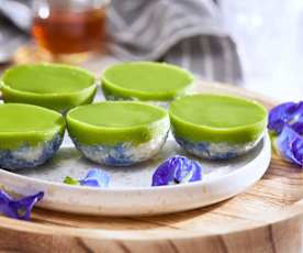 Kuih Seri Muka (Pandan Custard Rice Dessert)