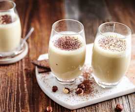 Bebida quente de avelã