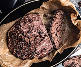 Pain au cacao, pépites de chocolat et fève tonka