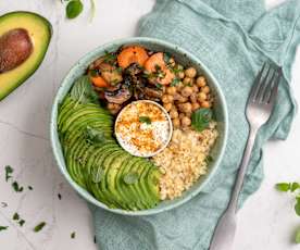 Bowl z ciecierzycą i kaszą bulgur