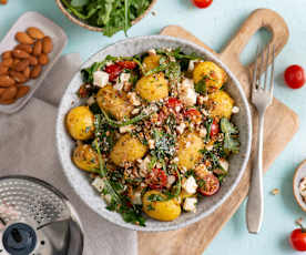 Śródziemnomorska sałatka ziemniaczana (z osłoną noża miksującego 2.0)