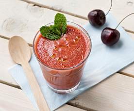 Gazpacho de cerezas con hierbabuena