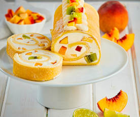 Rotolo con crema di yogurt e frutta fresca