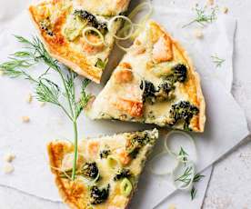Quiche de salmón y brócoli