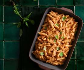 Penne de atum com manjericão