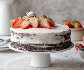 Kakaowy torcik z truskawkami