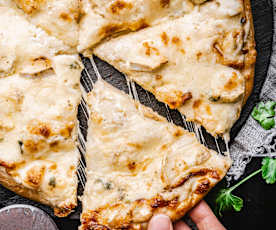 Dört Peynirli Pizza