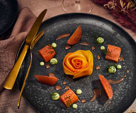 Gin-Tonic-Saibling mit gehobelter Feldfrucht und Petersilien-Mayonnaise