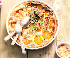 Clafoutis abricot, chèvre et amandes