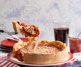 Pizza w stylu chicagowskim (Chicago deep dish pizza)