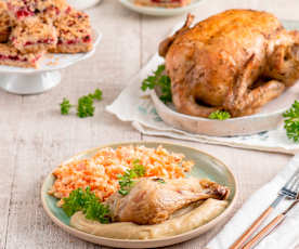 Kurczak na Varomie; Purée ziemniaczane, surówka z marchewki i selera; Ciasto z kruszonki owsianej z owocami