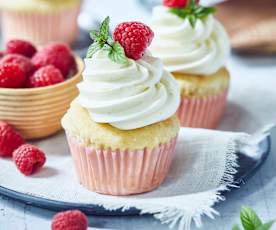 Himbeer-Kokos-Cupcakes