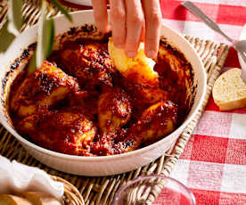 Würziges italienisches Huhn in Tomaten-Rotwein-Sauce