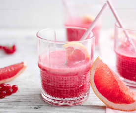 Suc roz de grapefruit și coacăze roșii