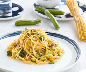 Carbonara di zucchine, fagiolini e pancetta