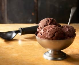 Čokoládová zmrzlina bez vajec a laktózy