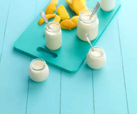 Iogurte de manga com leite condensado 