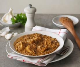 Estofado de curry con pollo y lentejas