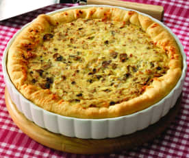 Quiche ai funghi e salsiccia aromatizzata all'olio tartufato