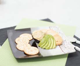 Dip de aguacate y surimi