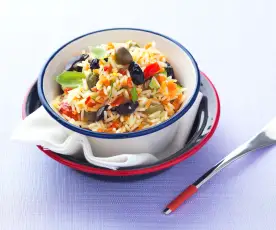 Insalata di riso e verdure