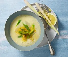 Soupe d'asperges au citron