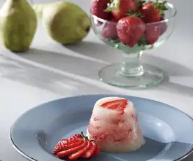 Strawberry and pear pudding