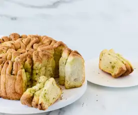 Herb and garlic pull-apart bread