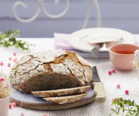 Chleb pszenno-gryczany z garnka
