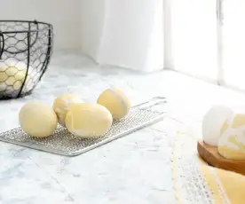 Geel gekleurde eieren