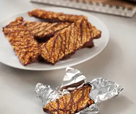 Crunchy Peanut and Chocolate Cereal Bars