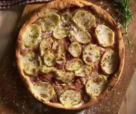 Pizza de gorgonzola, jamón y patata (sin gluten)
