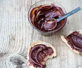 Pâte à tartiner au chocolat et à la châtaigne